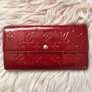 Louis Vuitton Red vernis Sarah wallet